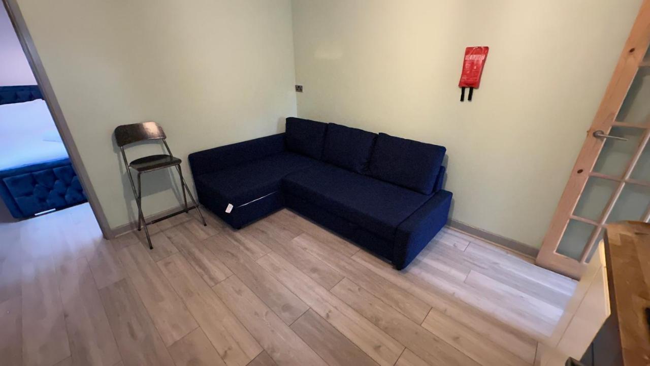 One Bedroom Apartment In Walsall Sleeps 4 Free Wifi By Villazu Bloxwich المظهر الخارجي الصورة
